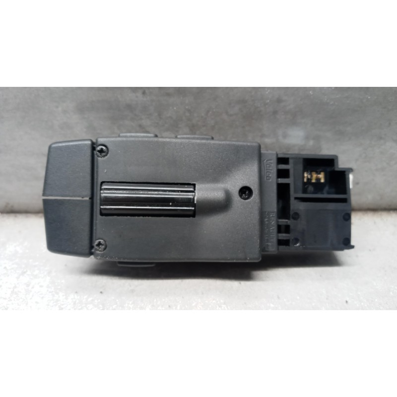 RENAULT van VARIOUS SWITCHES AND BUTTONS C  RENAULT van Trafic 2019>2021 used