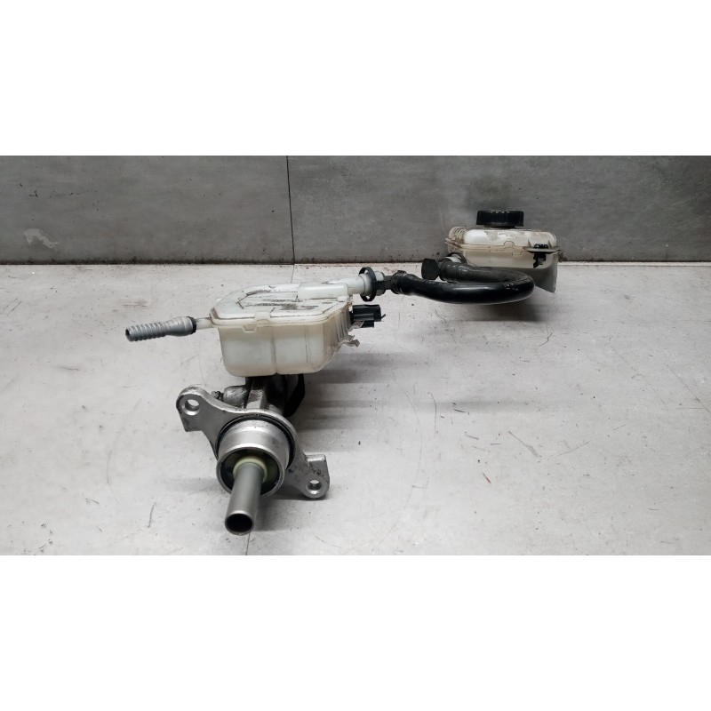 RENAULT van POMPA FRENO RENAULT van Trafic 2019>2021 usato