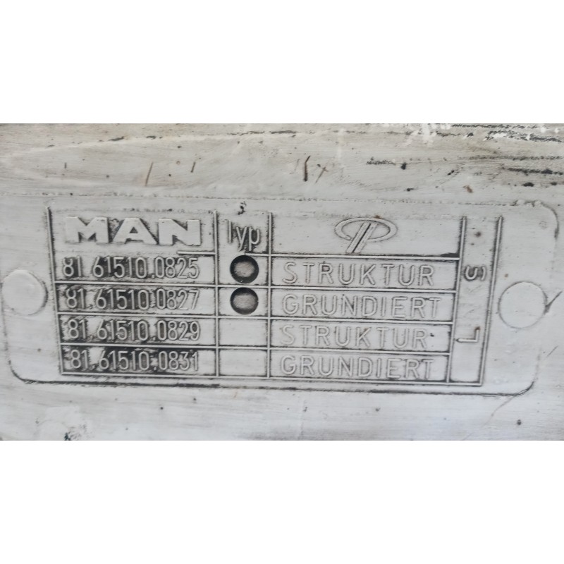 MAN LEFT FRONT MUDGUARD  MAN TGX  used