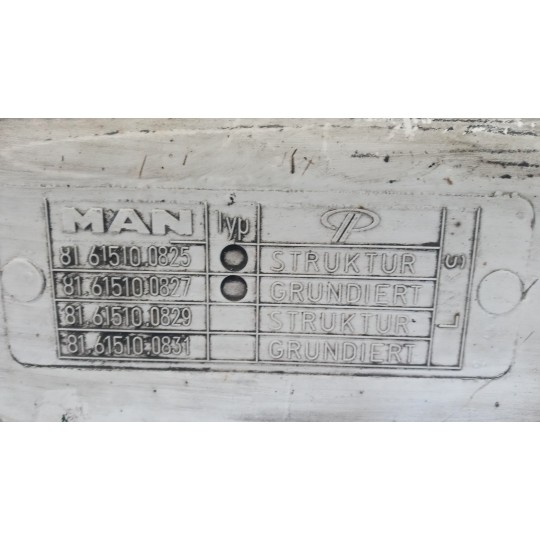 LEFT FRONT MUDGUARD  MAN TGX  used