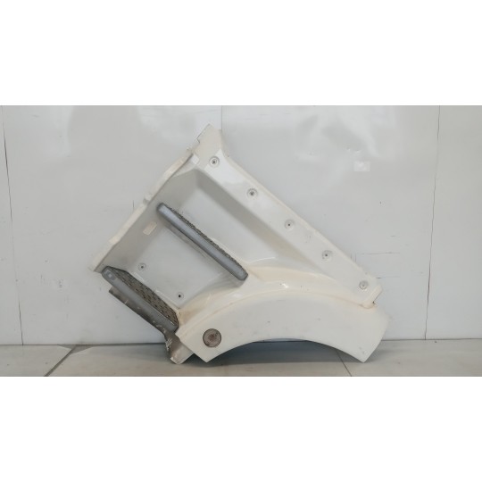 PARAFANGO ANTERIORE SINISTRO MAN TGX  usato