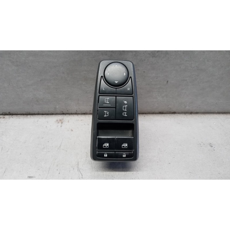 MAN INTERRUTTORI E PULSANTI ALZAVETRI MAN TGX  usato