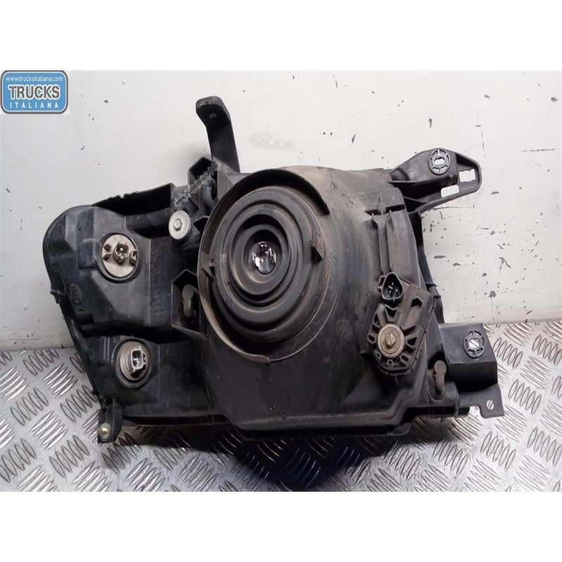 MITSUBISHI FARO ANTERIORE SINISTRO MITSUBISHI Pajero 2000>2002 (V60) usato