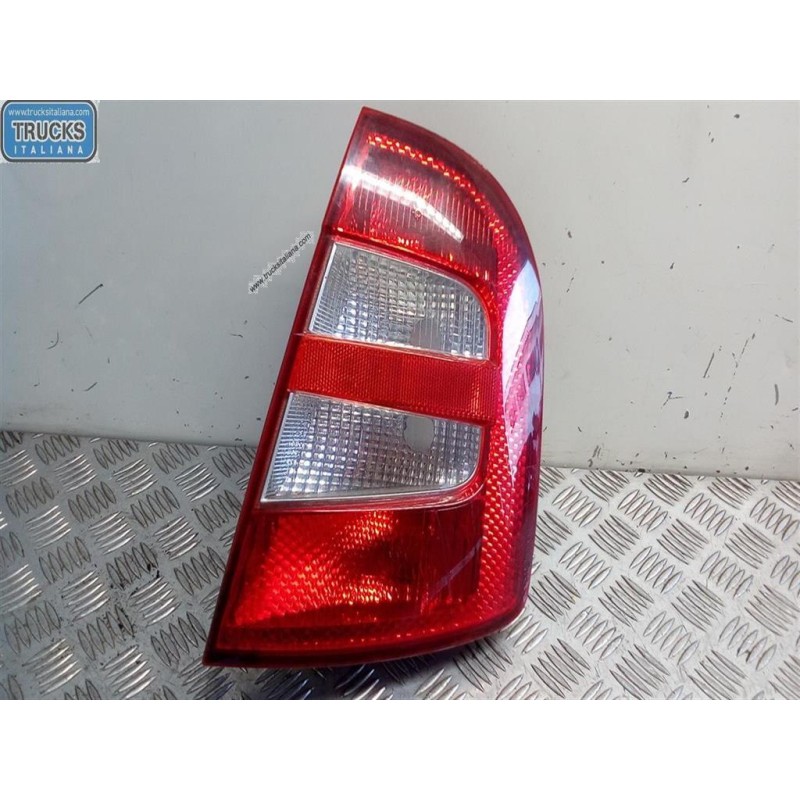 SKODA FARO POSTERIORE ESTERNO DESTRO SKODA Fabia 1999>2007 (6Y) usato