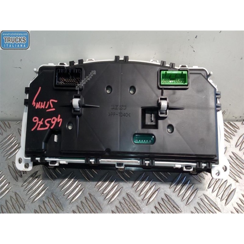 SUZUKI QUADRO STRUMENTI SUZUKI Jimny 2001>2005 usato