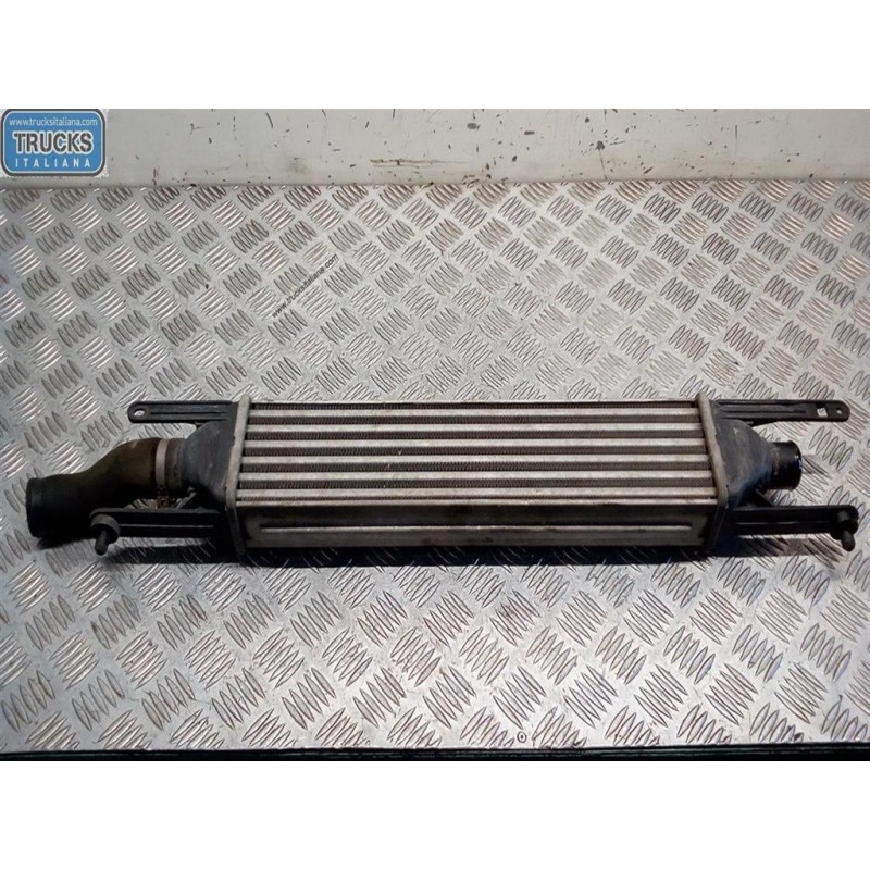 FIAT RADIATORE INTERCOOLERS FIAT F.Grande Punto 2005>2012 usato