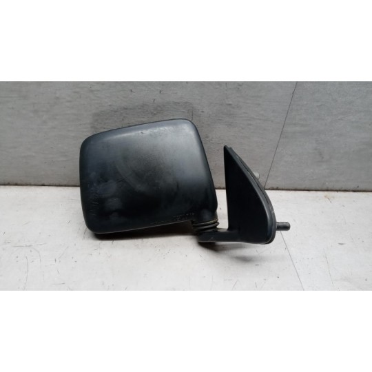 REARVIEW RIGHT  NISSAN King Cab 1988>1998 used