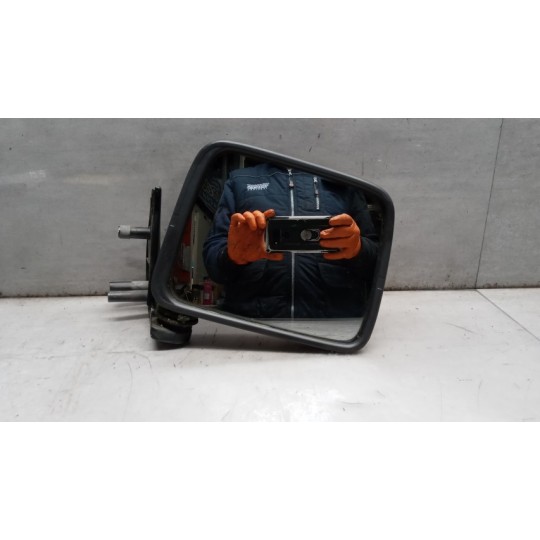 RETROVISORE DESTRO NISSAN King Cab 1988>1998 usato