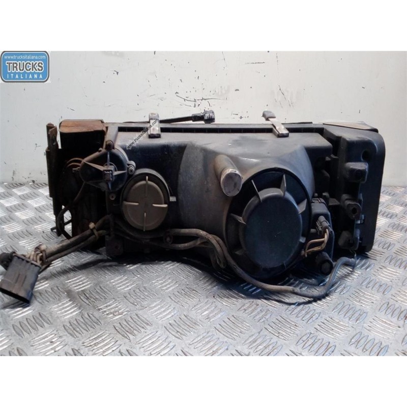 IVECO RIGHT HEADLIGHT IVECO EUROSTAR used