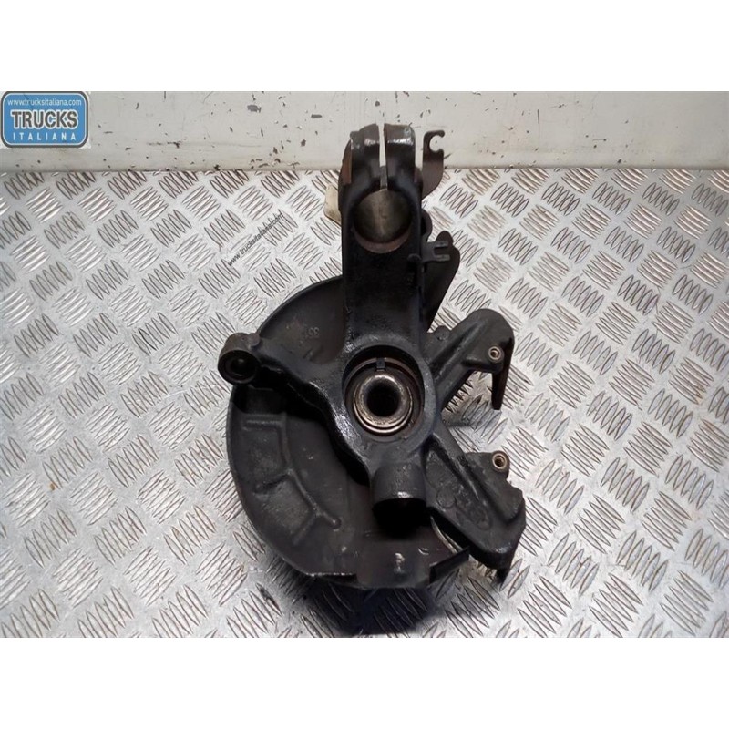 VOLKSWAGEN MONTANTE COMPLETO SINISTRO VOLKSWAGEN Polo 2001>2005 usato