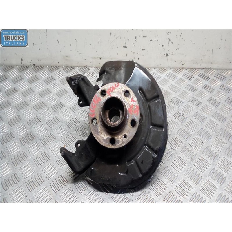 VOLKSWAGEN MONTANTE COMPLETO SINISTRO VOLKSWAGEN Polo 2001>2005 usato