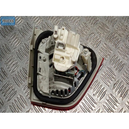 FARO POST INTERNO LED DESTRO BMW Serie 3 (E90-E91) 2008>2011 usato