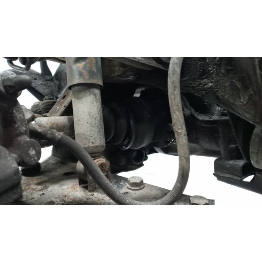 SEMIASSE ANTERIORE SINISTRO NISSAN King Cab 1988>1998 usato