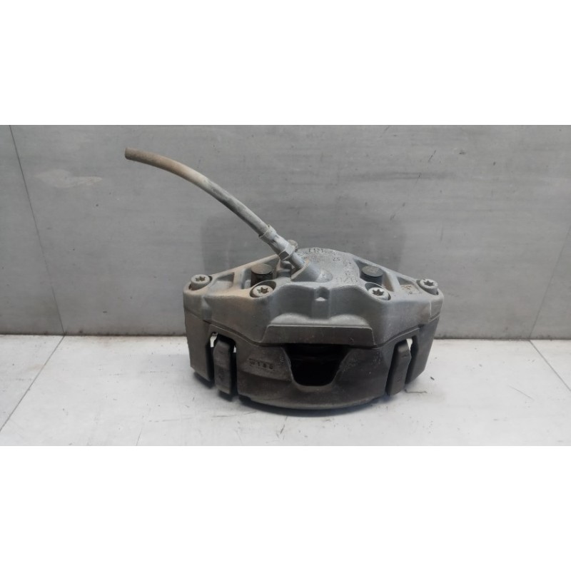 VOLVO RIGHT FRONT CALIPER BRAKE  VOLVO V40 2016> used