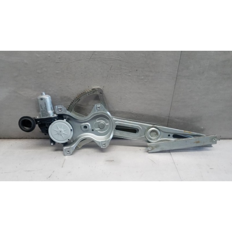 TOYOTA ALZA VETRI ANTERIORI DESTRO TOYOTA Yaris 2008>2011 usato