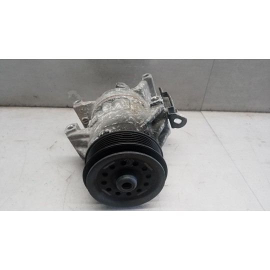 COMPRESSORE ARIA CONDIZIONATA TOYOTA Yaris 2008>2011 usato
