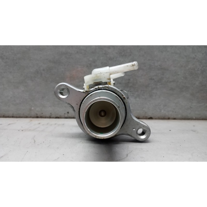 ISUZU POMPA FRENO ISUZU N2R usato