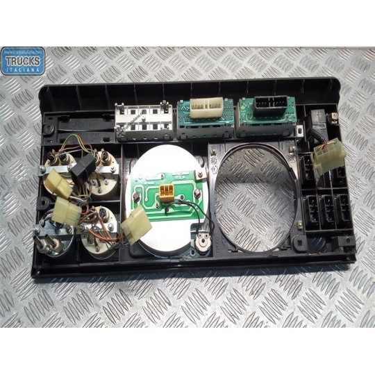 QUADRO STRUMENTI IVECO EUROCARGO 2000>2005  usato