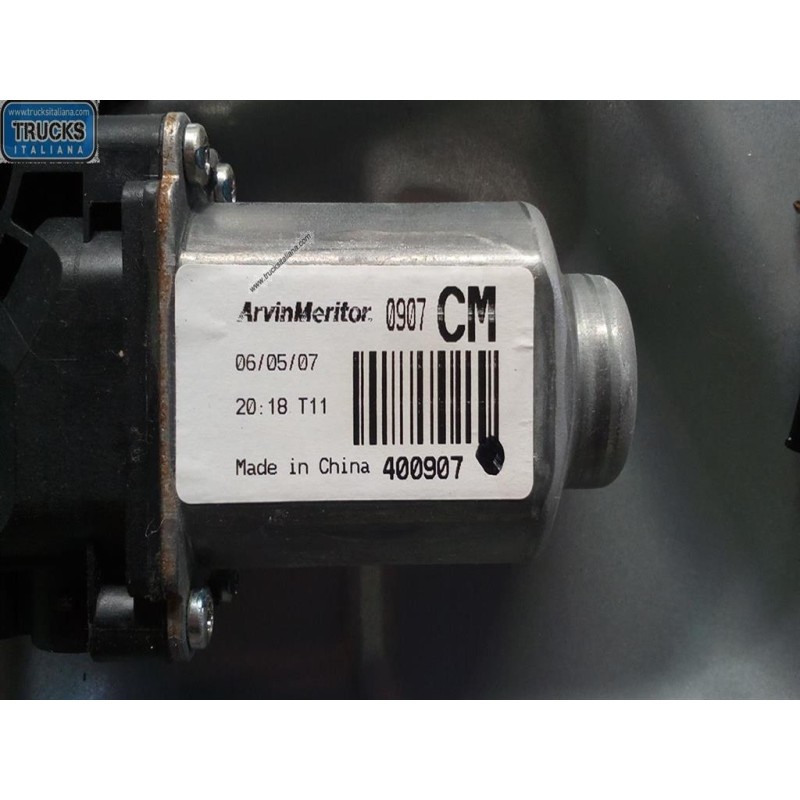 HYUNDAI ALZA VETRI ANTERIORI SINISTRO HYUNDAI Santa Fe 2006>2009 usato