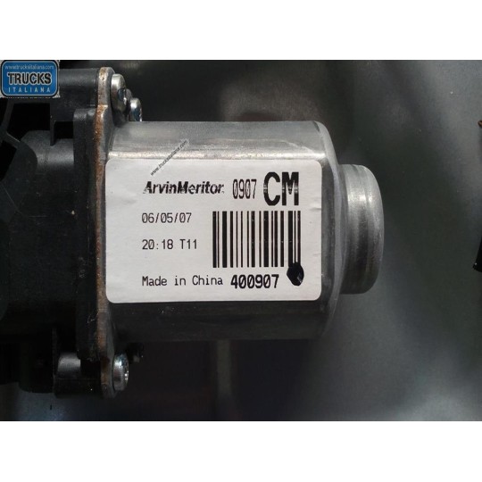 ALZA VETRI ANTERIORI SINISTRO HYUNDAI Santa Fe 2006>2009 usato