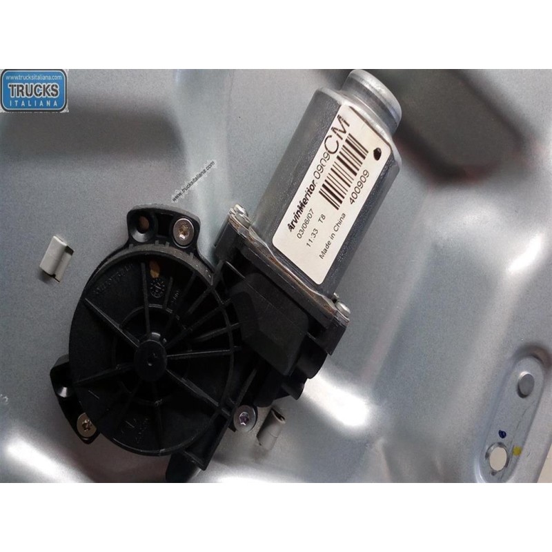 HYUNDAI BACK LEFT POWERED WINDOWS  HYUNDAI Santa Fe 2006>2009 used