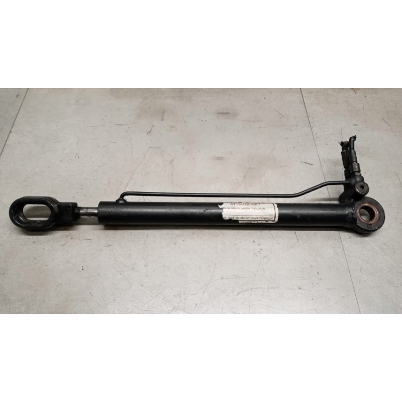 MAN PISTONE ALZA CABINA MAN L2000 1993>2000 usato