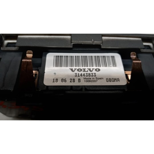 BLOCK LOGHTS  VOLVO V40 2016> used