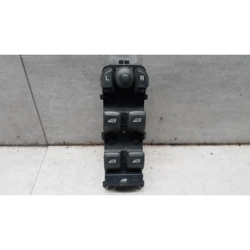 VOLVO INTERRUTTORI E PULSANTI ALZAVETRI VOLVO V40 2016> usato