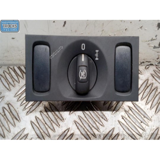 INTERRUTTORI E PULSANTI ABITACOLO SCANIA Serie R 2005> usato
