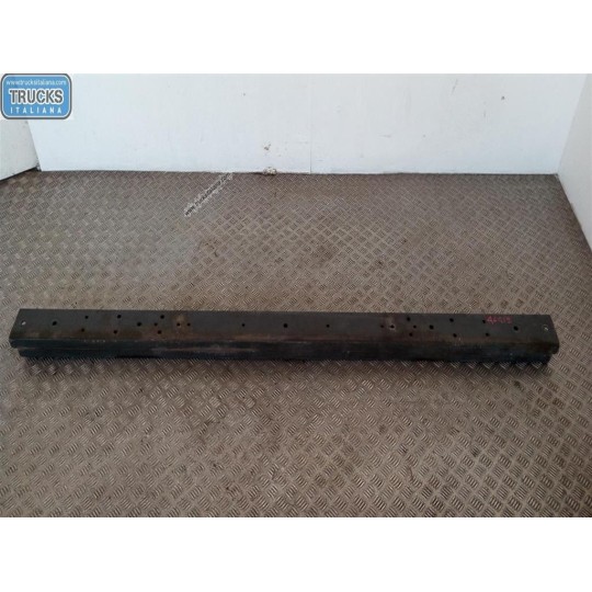 TRAVERSA ANTERIORE PARAURTO MERCEDES-BENZ truck Actros 2003>2008 usato