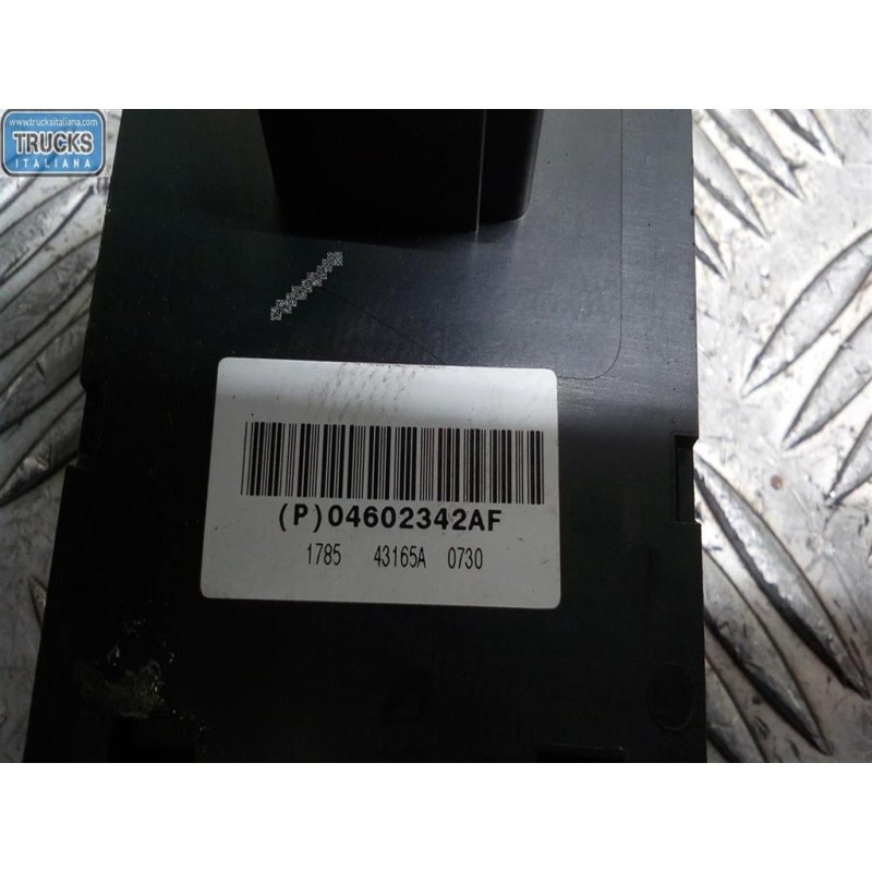 JEEP INTERRUTTORI E PULSANTI ALZAVETRI JEEP Gran Cherokee (WH) 2005>2011 usato