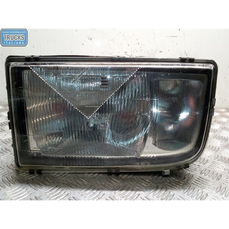 MERCEDES-BENZ truck FARO ANTERIORE SINISTRO MERCEDES-BENZ truck Actros 1997>2003 usato