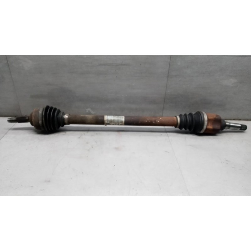 PEUGEOT FRONT HALF-AXLES RIGHT  PEUGEOT 208 2012>2015 used