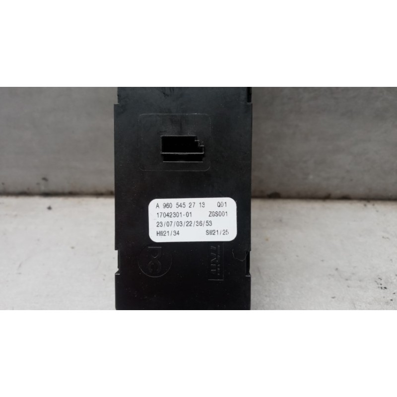 MERCEDES-BENZ truck INTERRUTTORI E PULSANTI ALZAVETRI MERCEDES-BENZ truck Actros euro 6 2022> usato