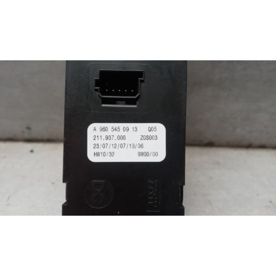 INTERRUTTORI E PULSANTI ALZAVETRI MERCEDES-BENZ truck Actros euro 6 2022> usato