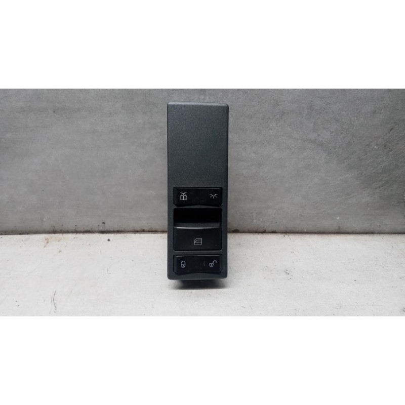 MERCEDES-BENZ truck INTERRUTTORI E PULSANTI ALZAVETRI MERCEDES-BENZ truck Actros euro 6 2022> usato