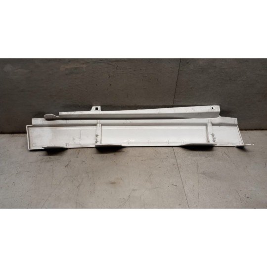 PLASTICHE ESTERNE VARIE MERCEDES-BENZ truck Actros euro 6 2022> usato