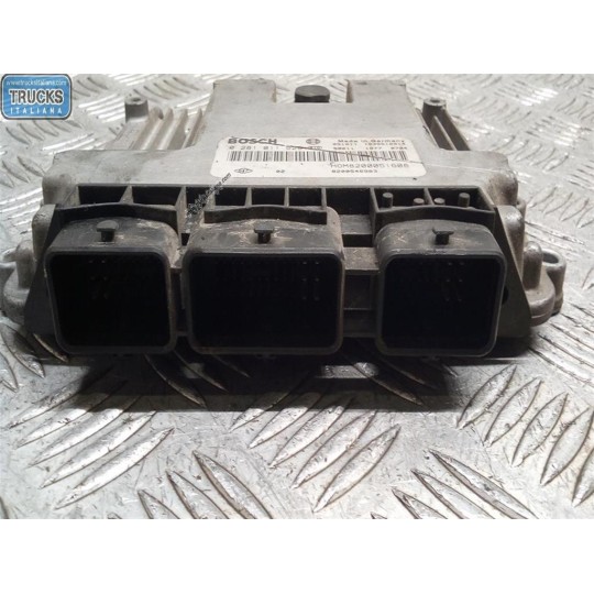 CENTRALINA MOTORE RENAULT van Trafic 2001>2007 usato
