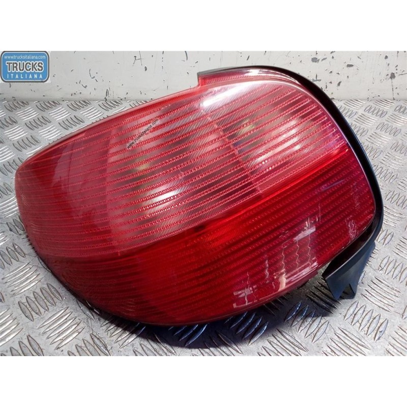 PEUGEOT FARO POSTERIORE ESTERNO SINISTRO PEUGEOT 206 CC 2000>2007 usato