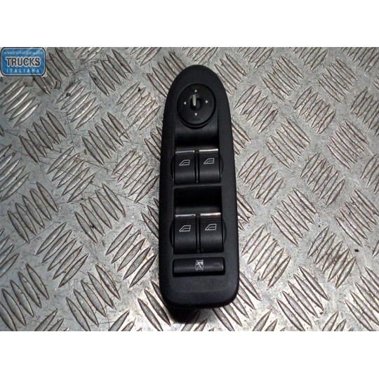 INTERRUTTORI E PULSANTI ALZAVETRI FORD Kuga 2008>2012 usato