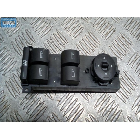 INTERRUTTORI E PULSANTI ALZAVETRI FORD Focus 2007>2011 usato