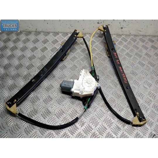 ALZA VETRI ANTERIORI DESTRO AUDI A4 2011>2015 usato