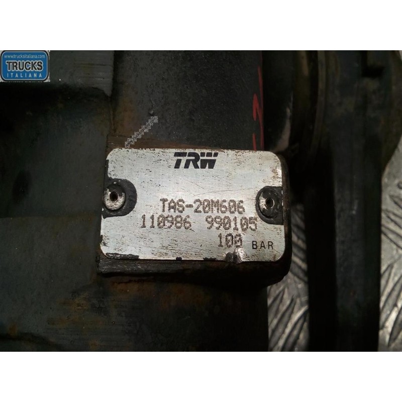 NISSAN truck SCATOLA STERZO NISSAN truck L usato