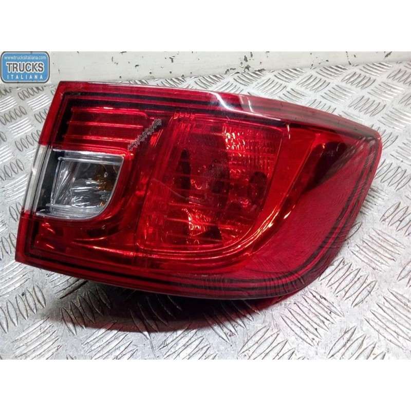 RENAULT FARO POSTERIORE ESTERNO DESTRO RENAULT Clio 2012>2016 usato