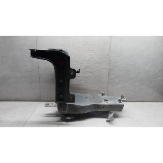 SUPPORTO PEDANA SX MERCEDES-BENZ truck Actros euro 6 2022> usato