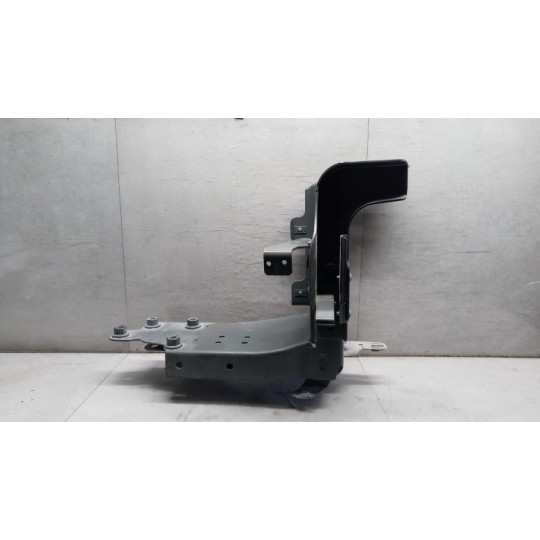 SUPPORTO PEDANA SX MERCEDES-BENZ truck Actros euro 6 2022> usato