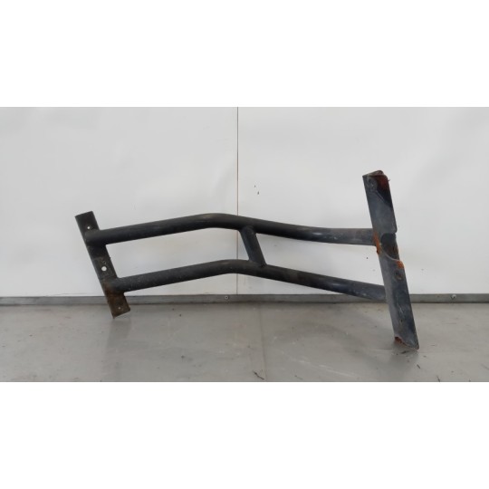 SUPPORTO PARAFANGO A/DX IVECO EUROCARGO 2005>2008 usato