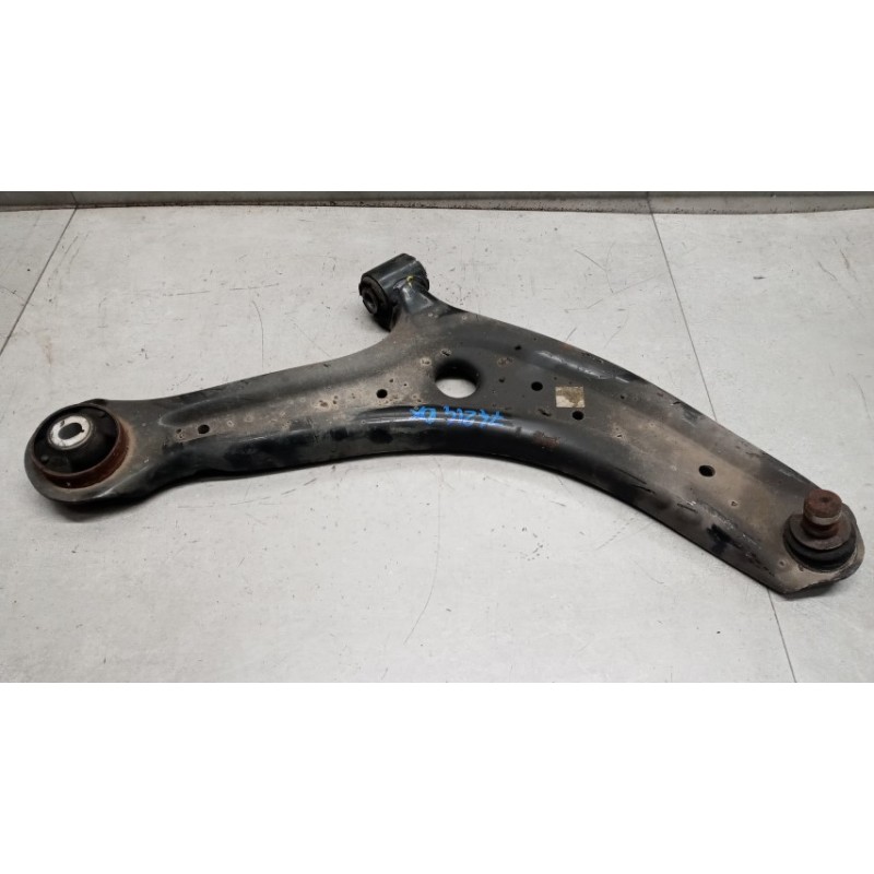 FORD CONTROL ARM FRONT LOWER RIGHT  FORD Puma 2019> used