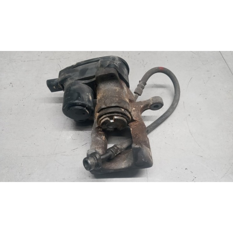 HYUNDAI PINZA POSTERIORE DESTRA HYUNDAI Tucson 2015>2018 usato