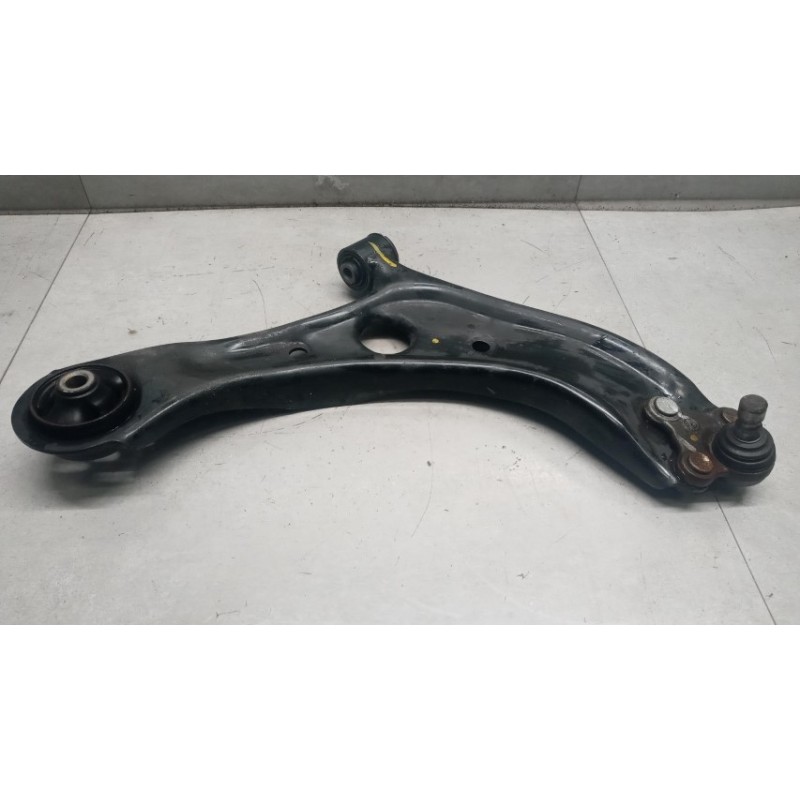HYUNDAI CONTROL ARM FRONT LOWER RIGHT  HYUNDAI Tucson 2015>2018 used
